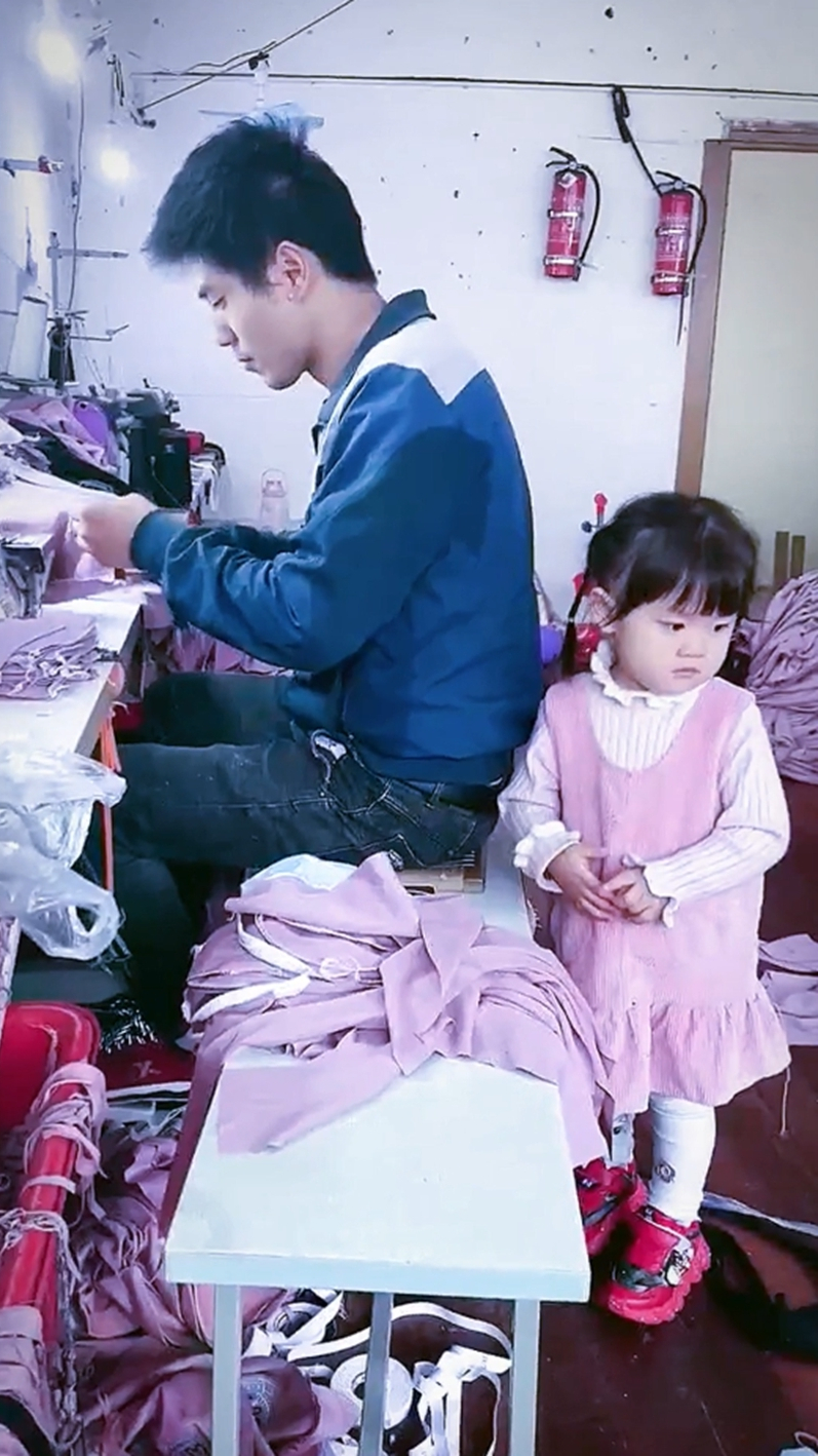 单亲爸爸带孩子生活,能练出这样的速度,完全是生活所迫