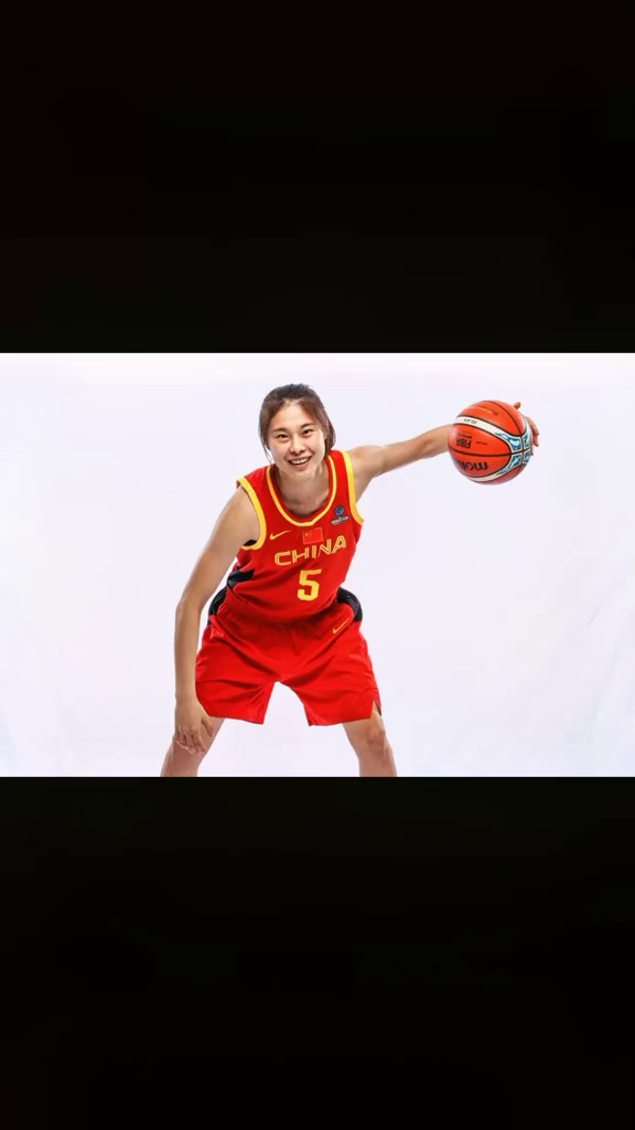 中国女篮后卫王思雨,现效力于wcba新疆天山女篮中国女篮一路向征程