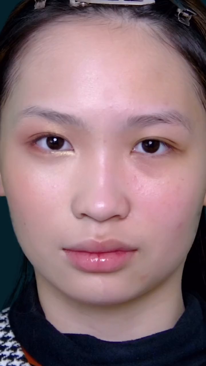 包眼头粘贴美目贴教程隐形蕾丝美目贴粘贴技巧