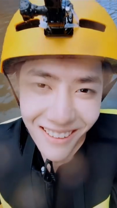 王一博怼脸真的绝了!漂漂亮亮的水煮蛋,刚出锅的适合被我一口吞掉的奶黄包啵啵!