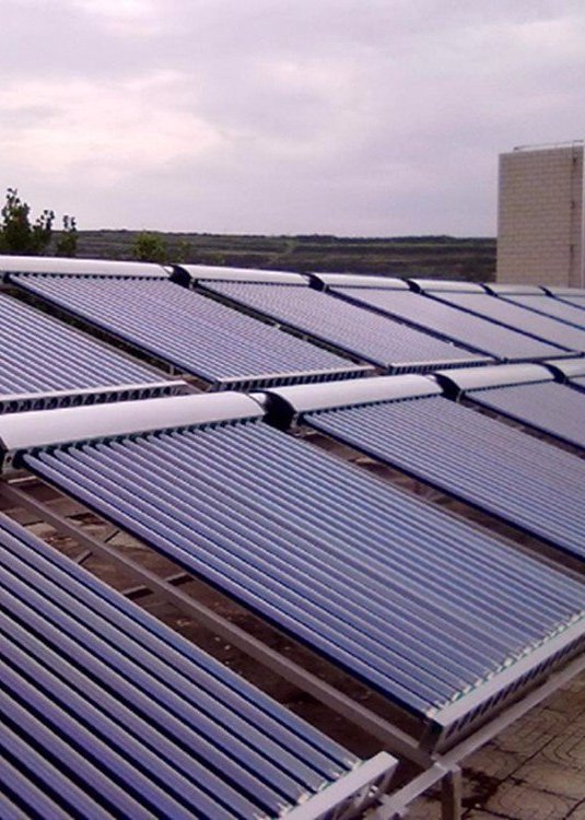 桑岳新能源真空管太阳能采暖管件打包中