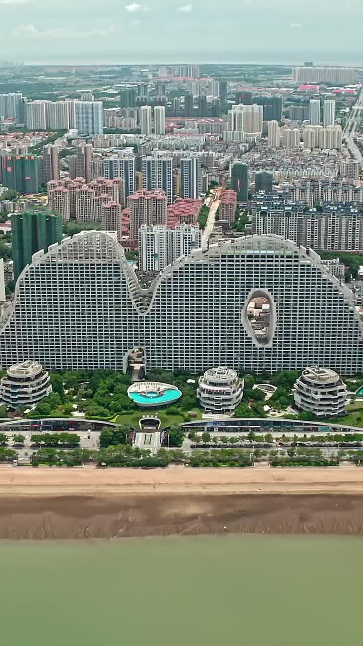 换个角度带你欣赏北海的地标建筑北部湾一号