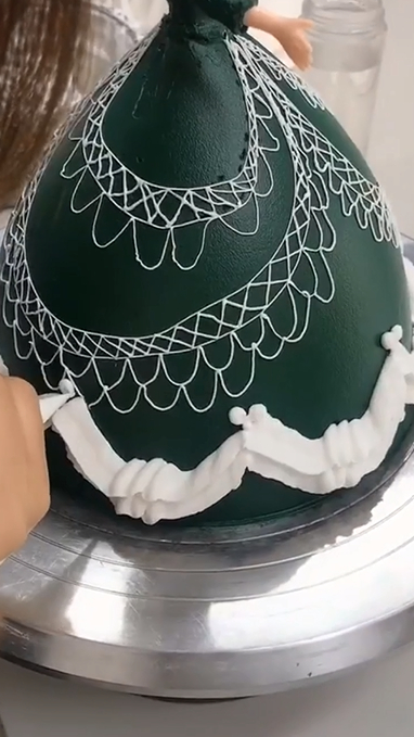 给女儿订的18岁生日蛋糕,下一秒,不愧是小女生的人间理想!