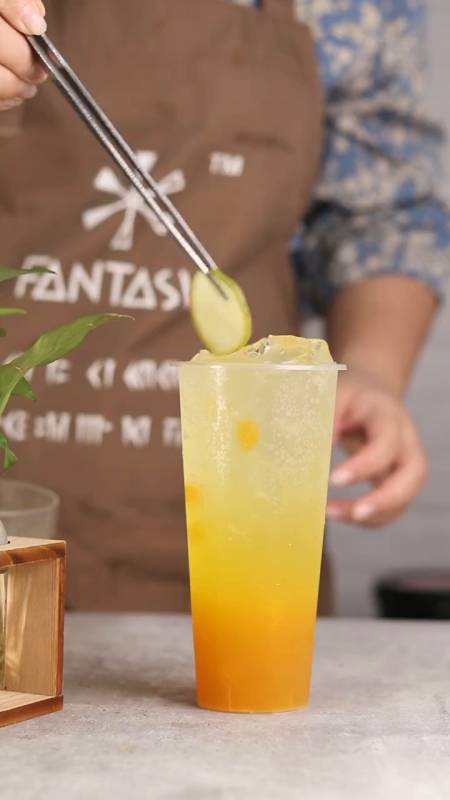 「芒果老盐气泡水」夏天容易出汗,需要补充盐分-度小视