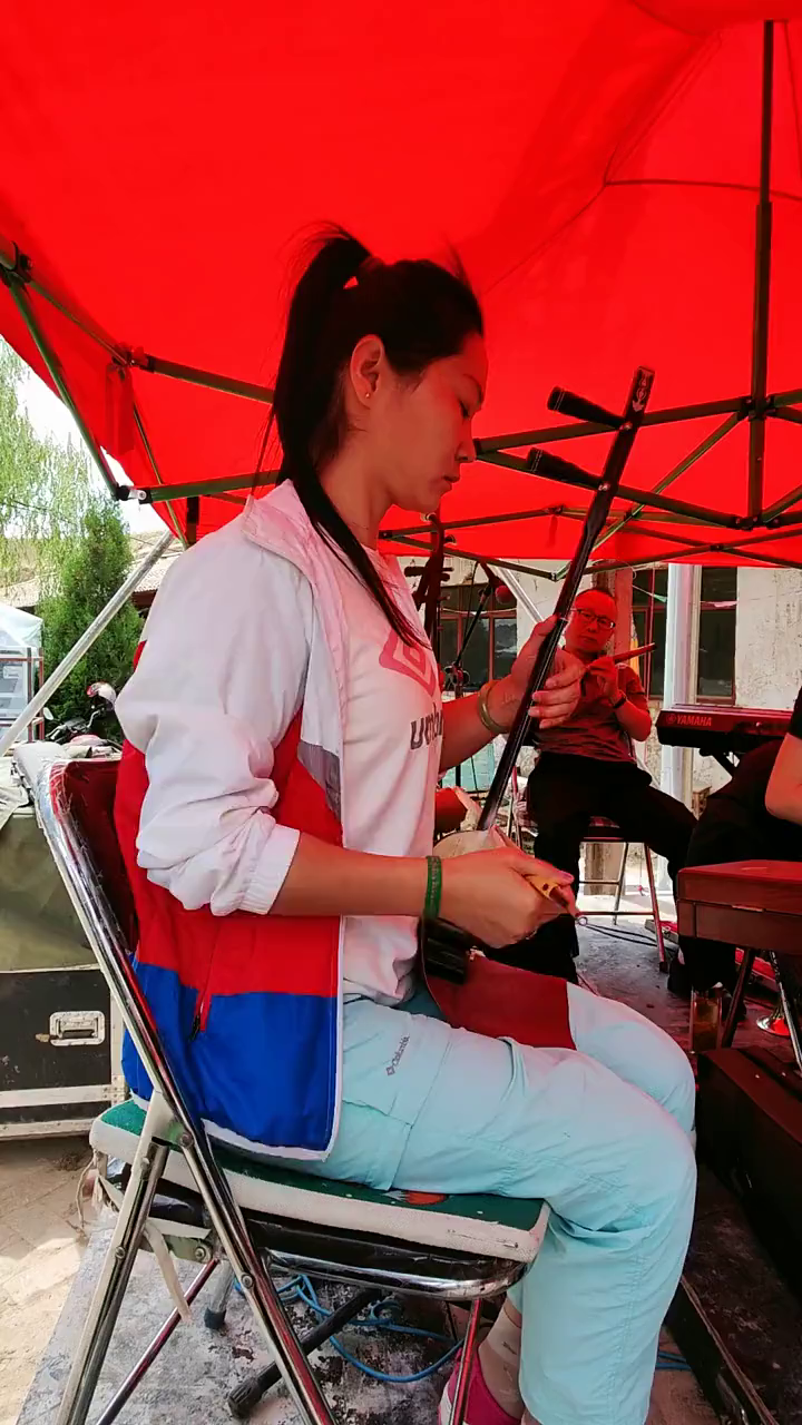 看看秦腔美女板胡徐小丹