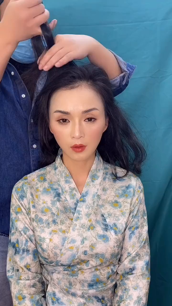 傣族小美女.丸子头发型教程