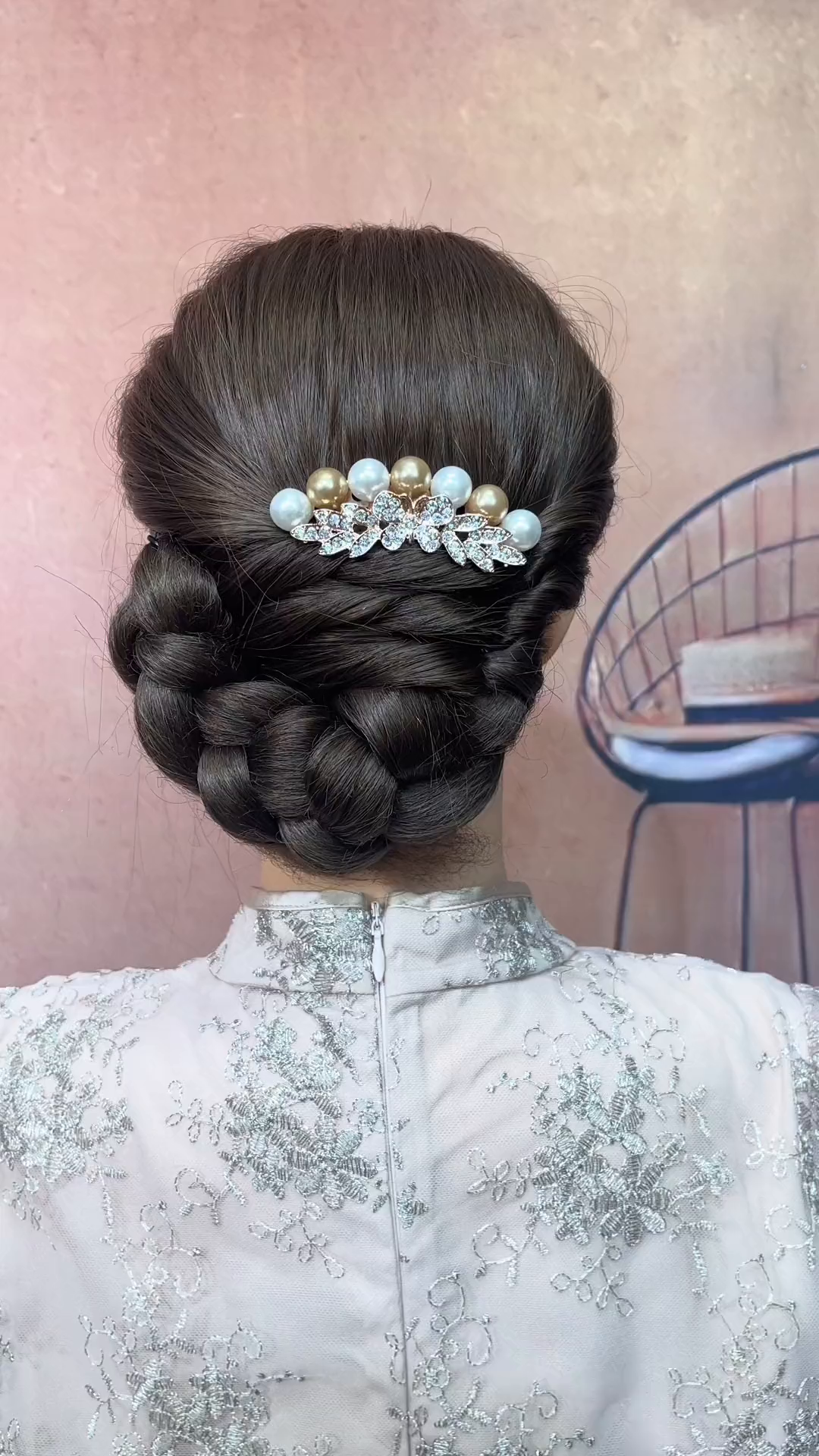 贵妇旗袍盘发太优雅了