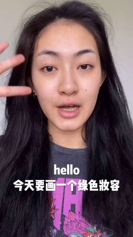 大爷骑行5公里送菜,每次送来的菜既新鲜又干净,饭店老板每天照单全收