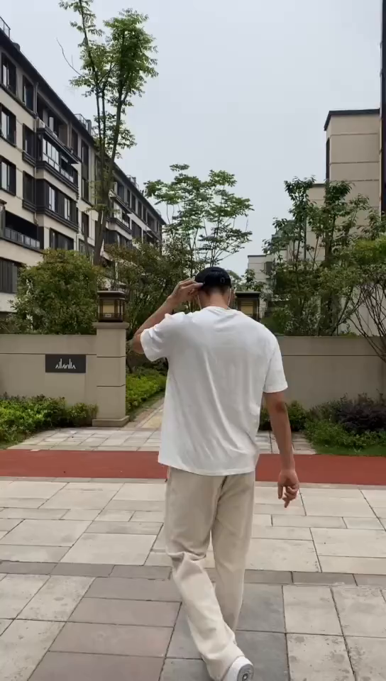 刚认识一个帅哥身高198