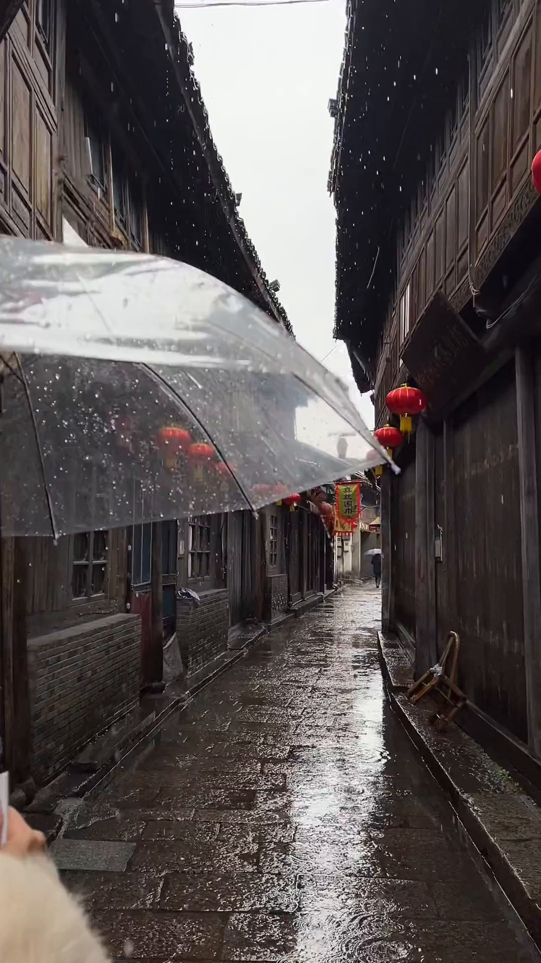 烟雨入江南山水如墨染
