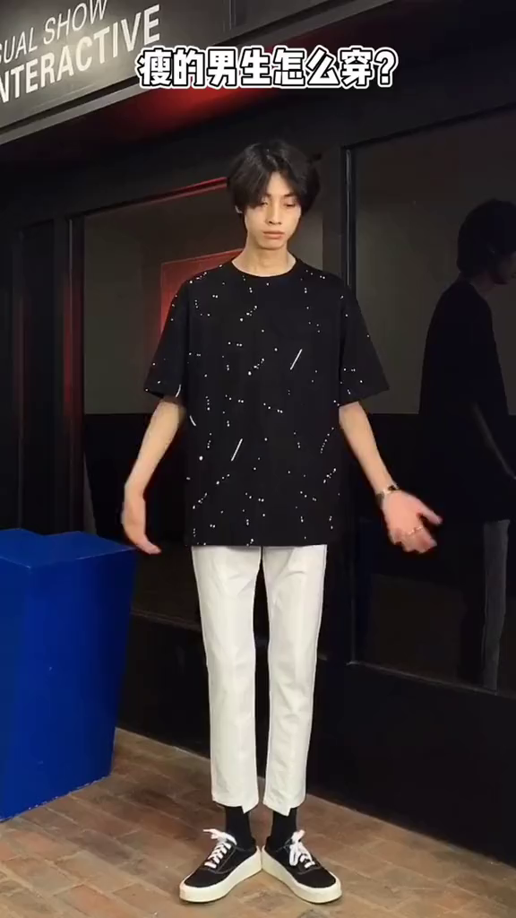 瘦的男生看过来这里有你需要的-度小视