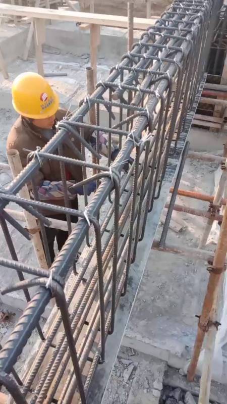 这梁底筋5根25的,3根二排25的共8根,上筋2根25-度小视