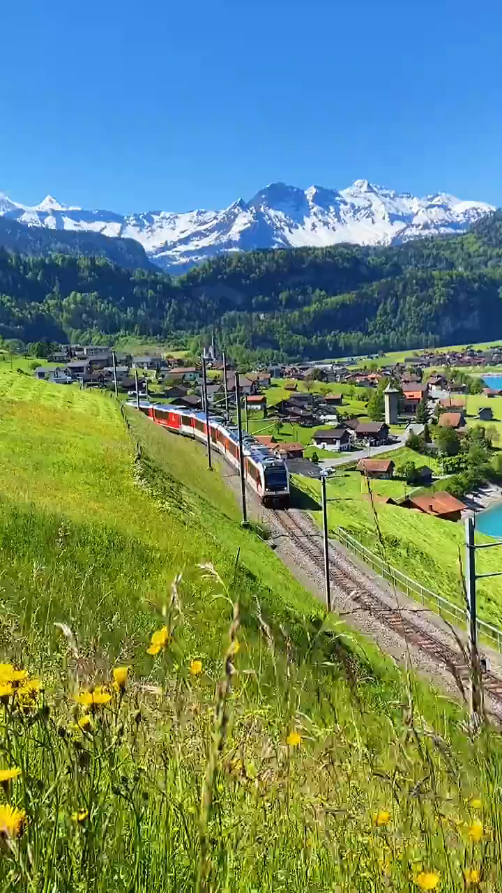来瑞士不可错过的金色山口景观列车-度小视