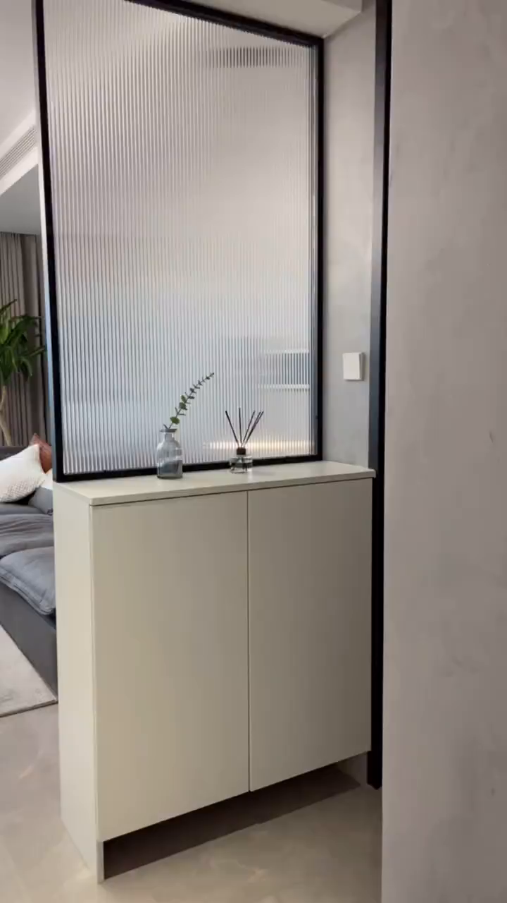 玄关鞋柜半隔断满足空间收纳和通透感