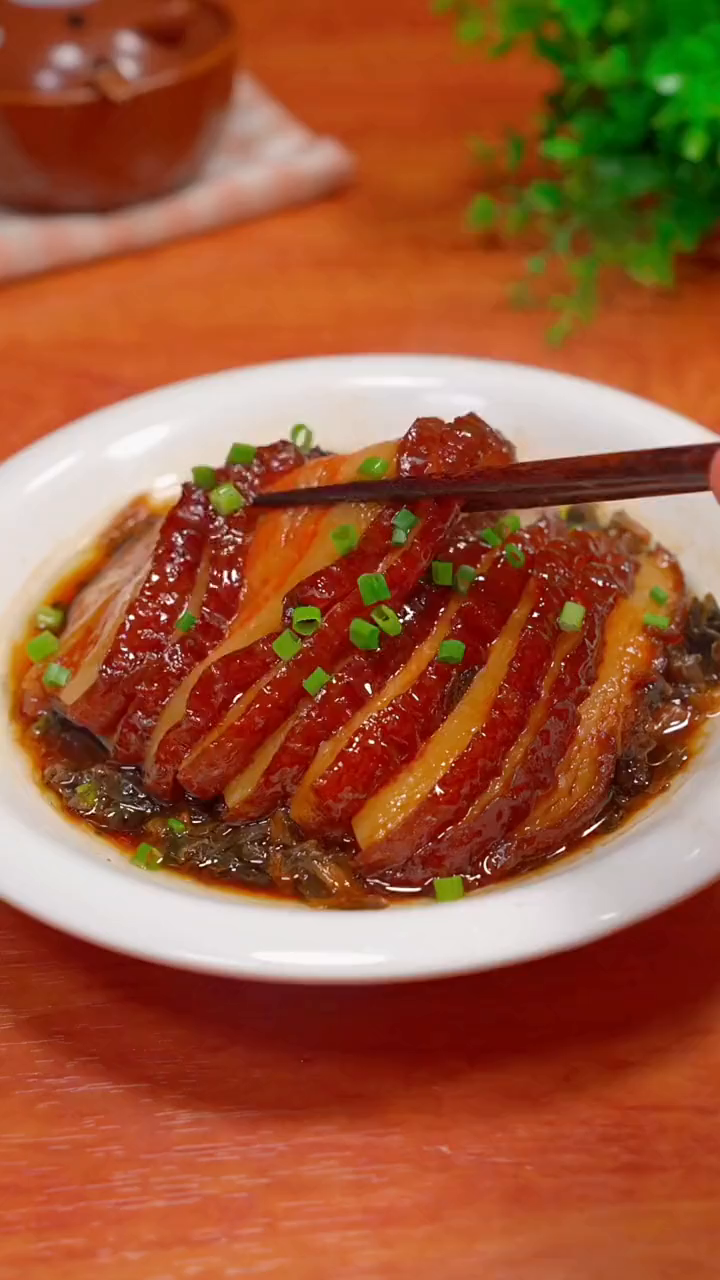 梅菜蒸肉不需要油炸的方法,简单又好吃-度小视