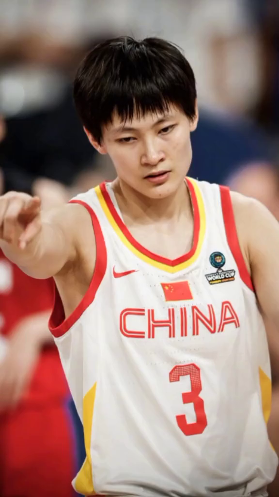 队长杨力维展望即将到来的女篮世界杯