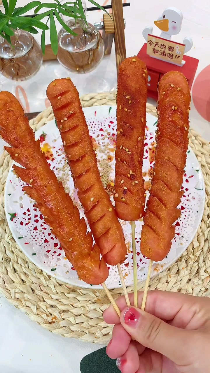 就是这种烤肠,就是这种淀粉的感觉,但凡有一点肉我都不爱吃