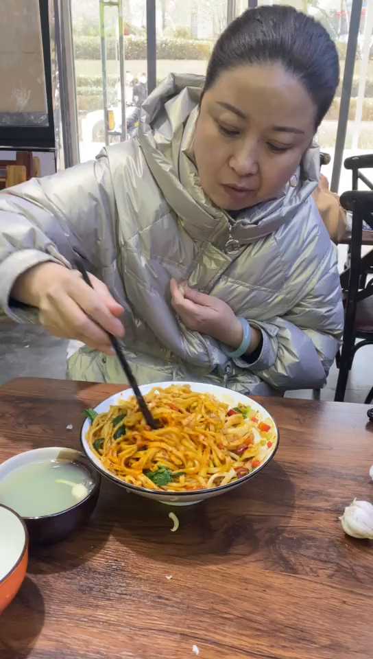 丹姐吃干拌三合一削筋面电视剧装台舌尖上的美食妈呀