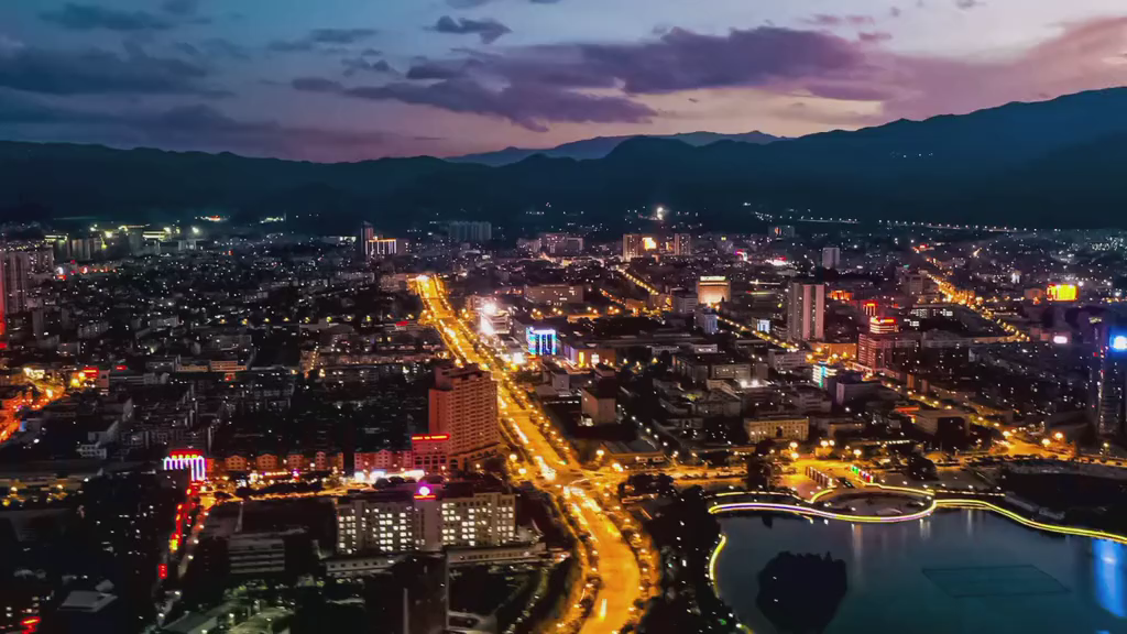 昨天刚到达云南临沧,准备拍摄纪录片了