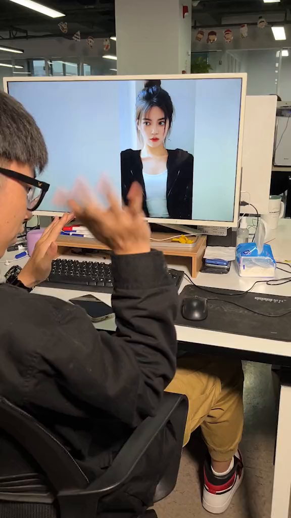 ps教你轻松去掉图片上的衣服