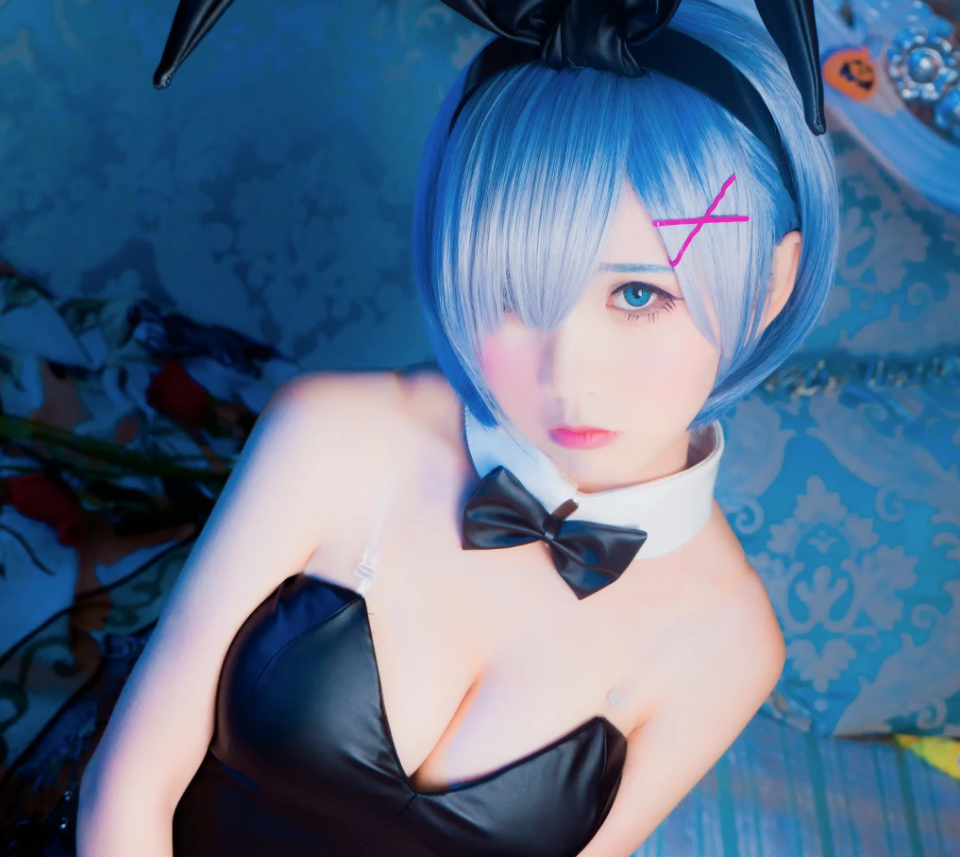面饼仙儿《兔女郎》：神秘魅力展现，引人入胜-ACGAI艺图