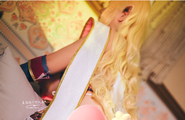 夏鸽鸽不想起床《精灵村》cos作品图片赏析插图1