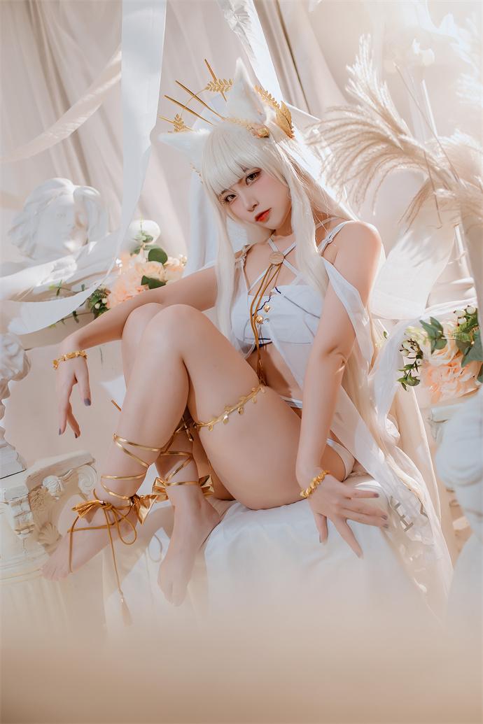 《方舟白金泳装》：二佐Nisa的华丽魅力与完美身姿插图1