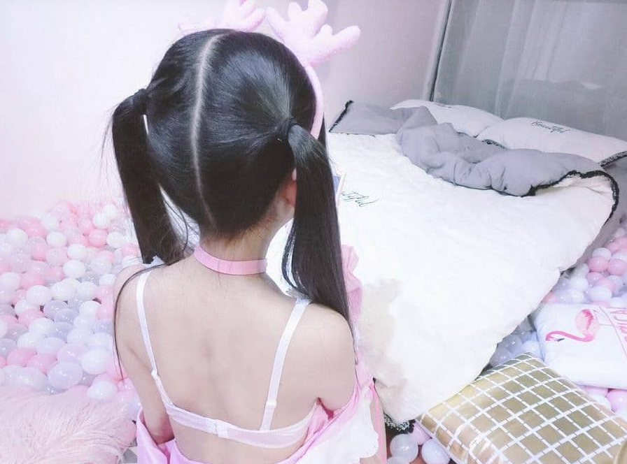 %title插图%num独一无二的萝莉魅力！似喵：遮面背后的绝妙摄影