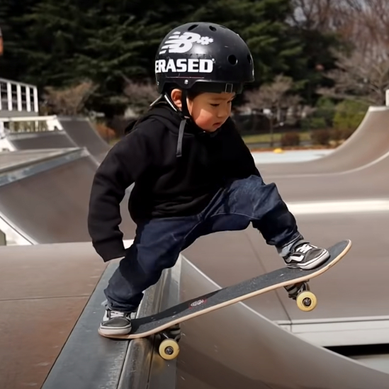 为什么日本的孩子滑板滑得那么好?2岁小滑手是如何诞生的