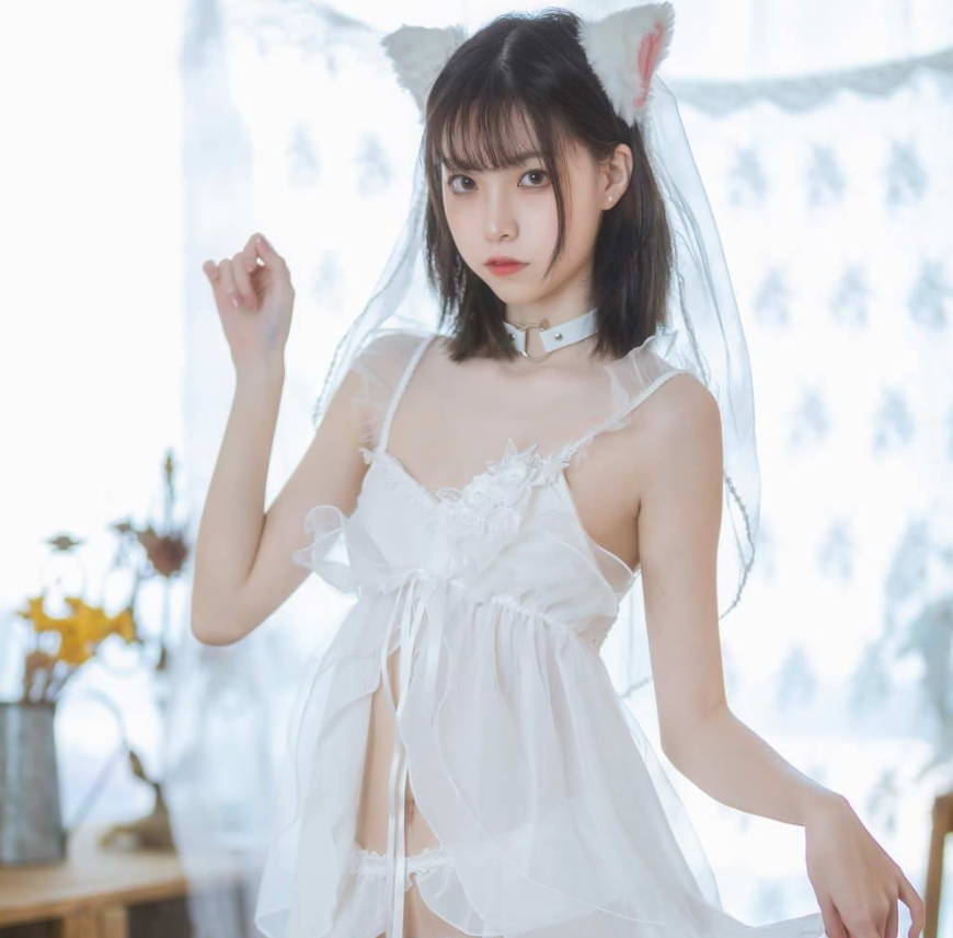 许岚lan白色连衣裙:《少女白色裙》尽显魅力诱惑!插图1 许岚lan白色连衣裙:《少女白色裙》尽显魅力诱惑!插图1