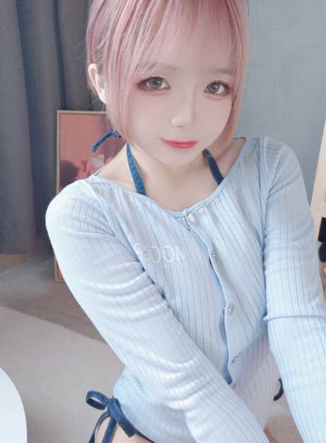 %title插图%num跟你一起畅游日奈娇《牛仔裤自拍》的梦幻世界！