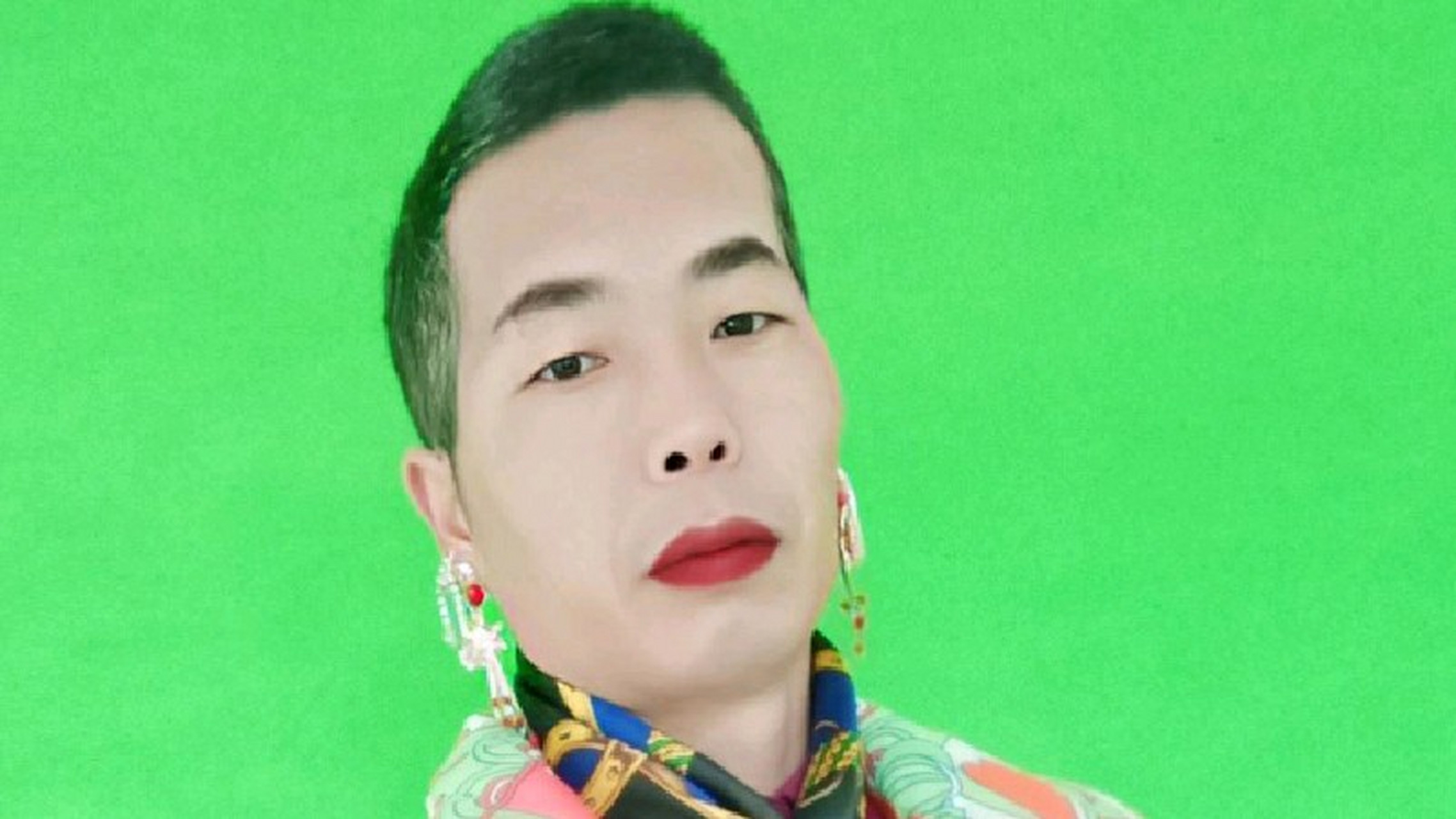 男人穿女装裙一样美丽大方,妖妖可爱,美的想受,谢东8穿花裙