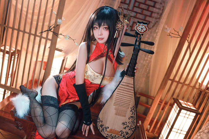 水淼aqua大凤旗袍COS:碧蓝航线中的新春福运!