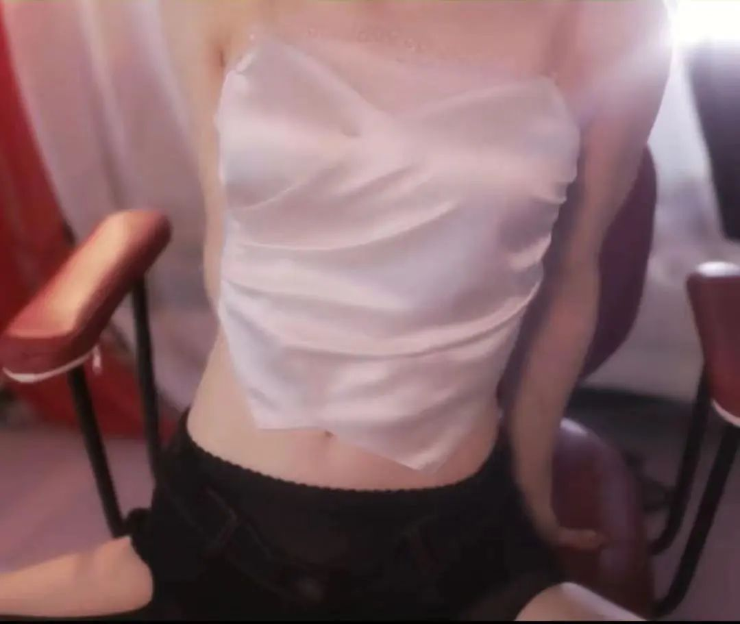 斗鱼女主播青苔miss五一火力全开，热舞视角堪称一绝；甚至还想要弄一个俯拍镜头！插图3