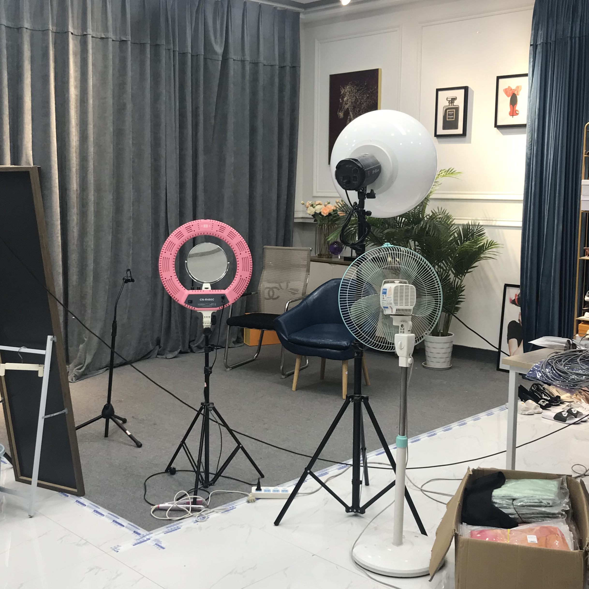 百亿企业,一线明星跑步入场直播带货!素人带货主播的路在何方?