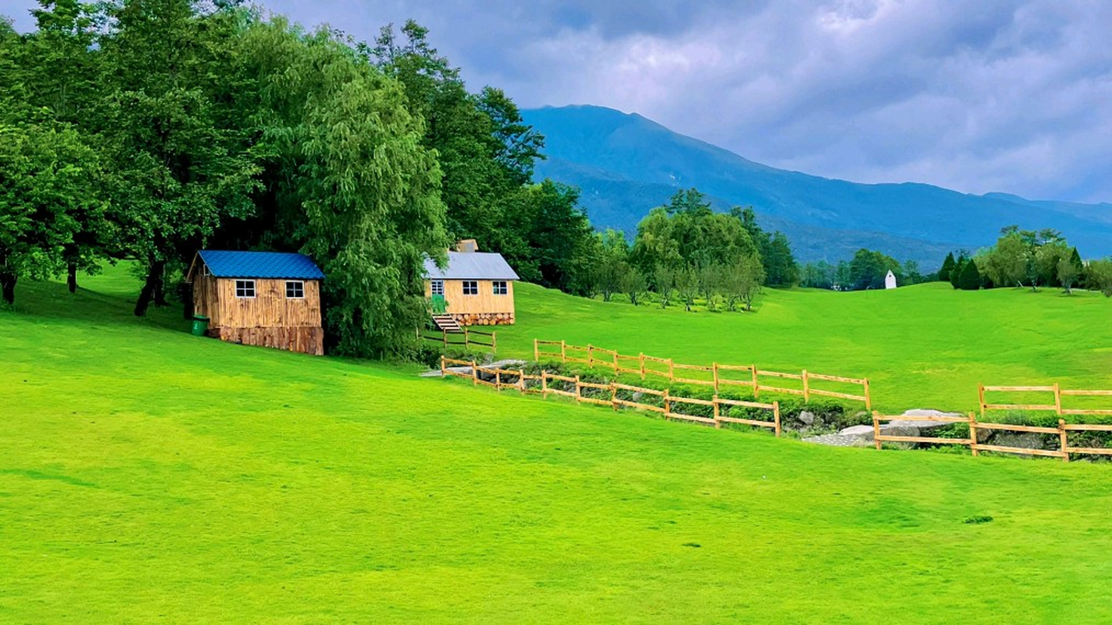 伊犁封神级草原系列!现实版的windows桌面 源宫崎骏的漫画世界