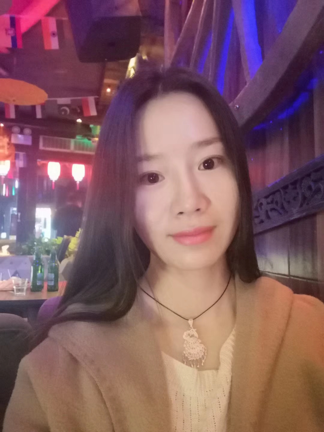 浅析张爱玲《第一炉香》葛薇龙由学生走向妓女之路