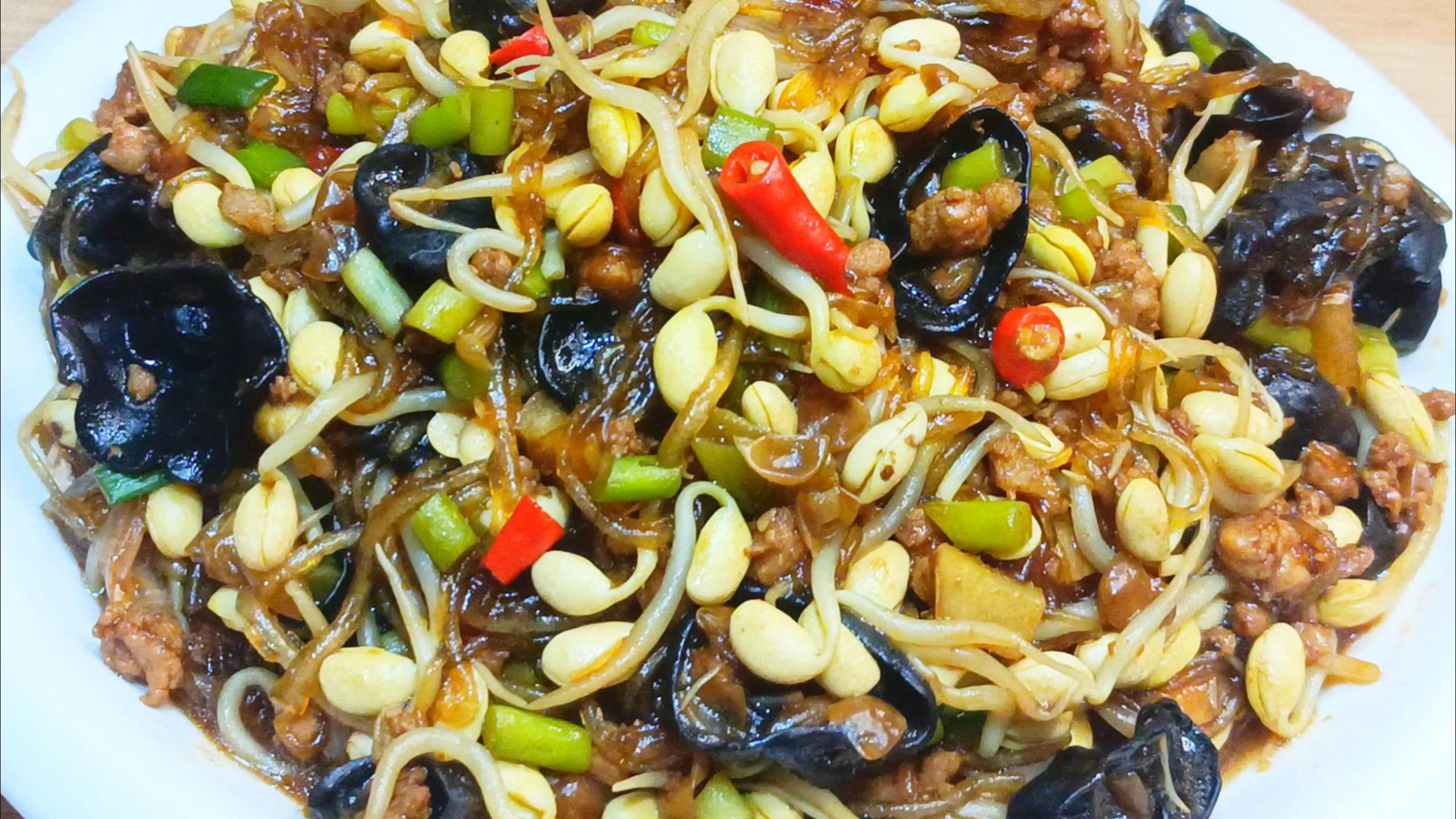 黄豆芽炒红薯粉条最好吃的做法,粉条不沾不坨香辣入味