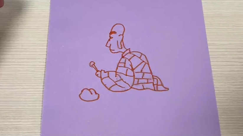 今天教大家画一个正在敲着木鱼念经的和尚