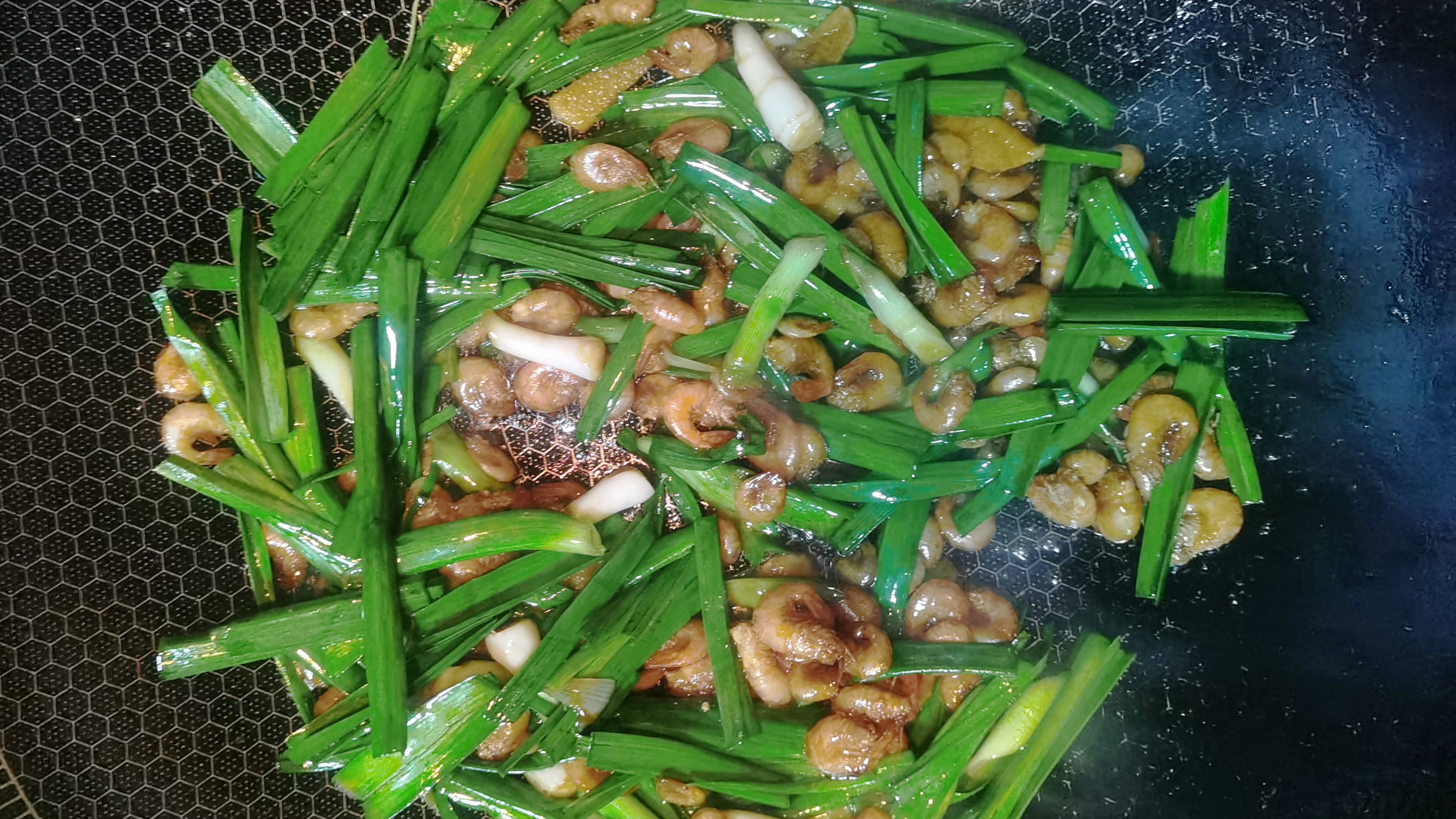 这样炒出来的大蒜小虾米才好好吃