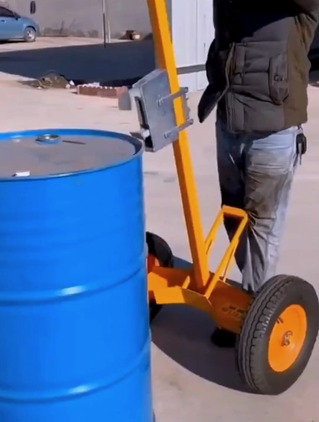 还有这么方便又实用的"油桶搬运车",您知道吗?