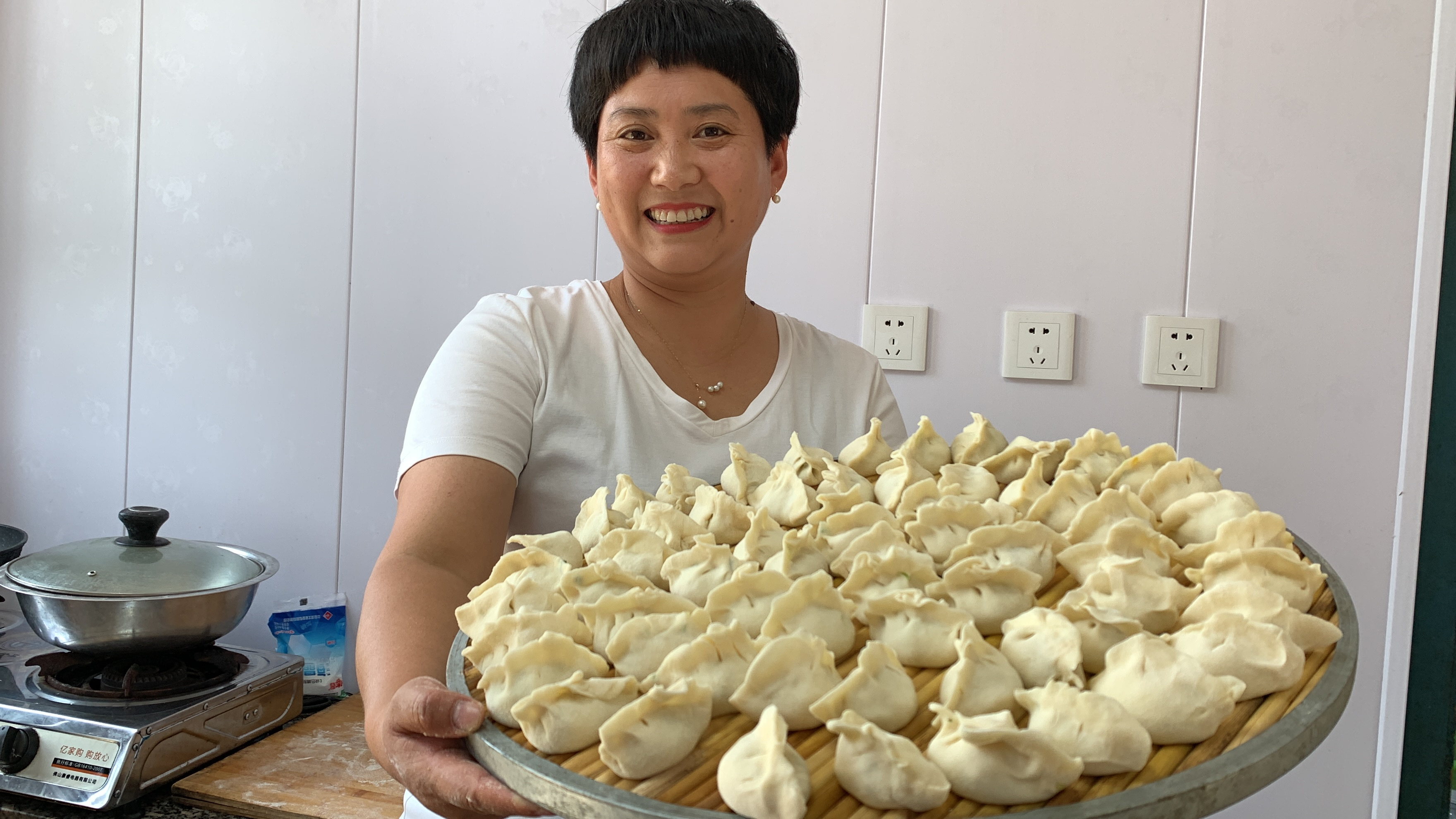 看我今天做啥馅儿饺子？清淡爽口，味道鲜美，特别好吃