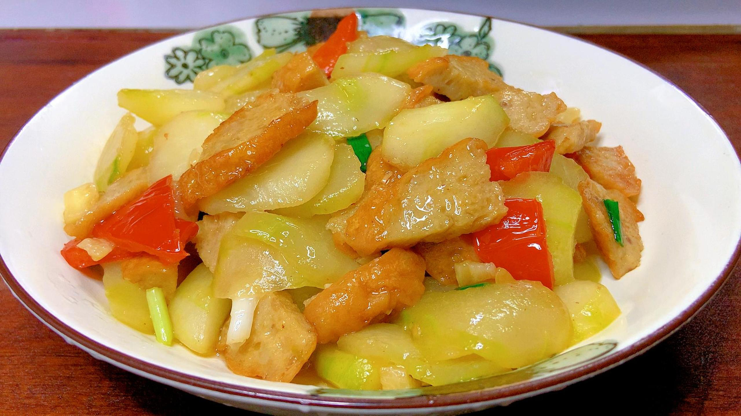黄瓜炒潮汕猪肉卷的做法,潮汕特色家常菜,做法简单好吃下饭