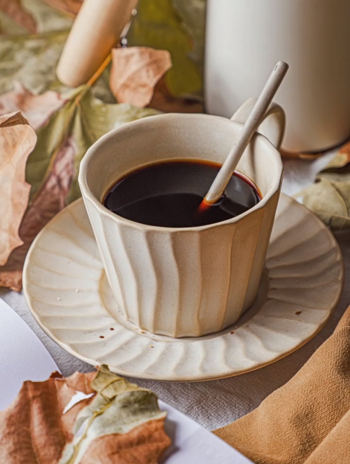 秋日咖啡氛围场景图 道具都是生活中的素材-度小视