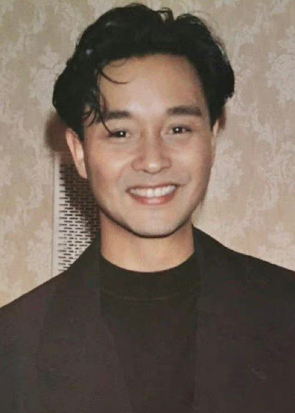 泪目!画像师模拟出张国荣65岁的样子-度小视