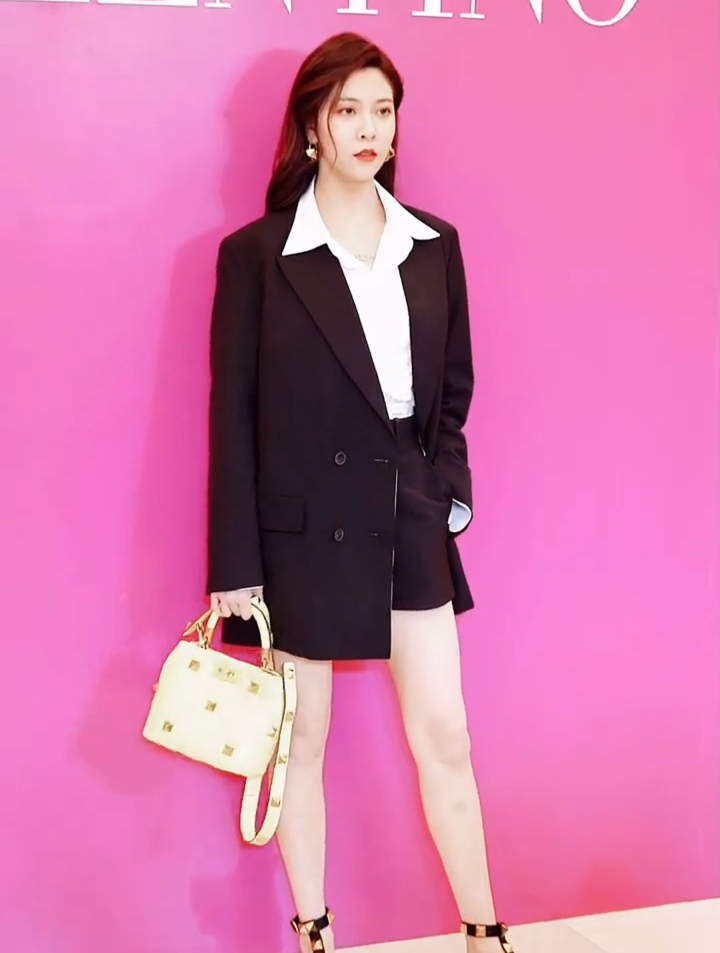 宋妍霏 走时尚红毯,拽姐的眼神必须到位-度小视