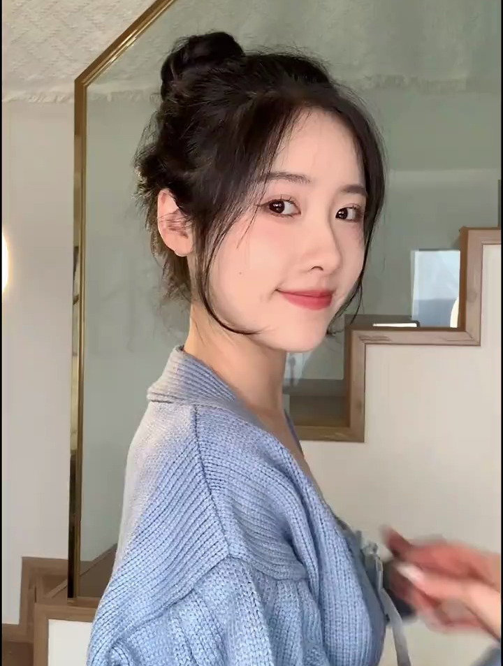 丸子头4种扎发慵懒随意蓬松高颅顶～分享四款简单丸子头!-度小视