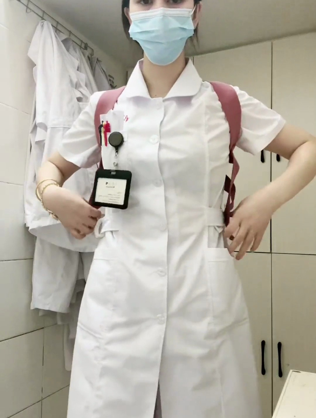 努力工作 快乐生活 护士 上班开始