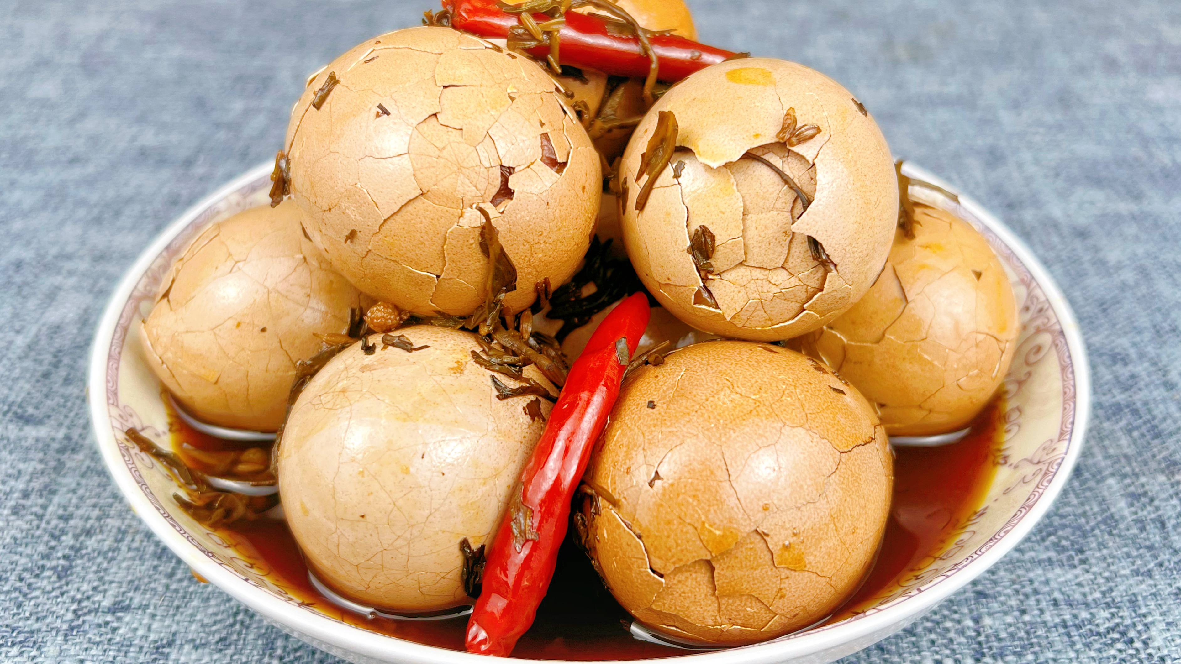 60年祖传做茶叶蛋秘方,不用酱油,茶香浓郁,在家就能做,超简单