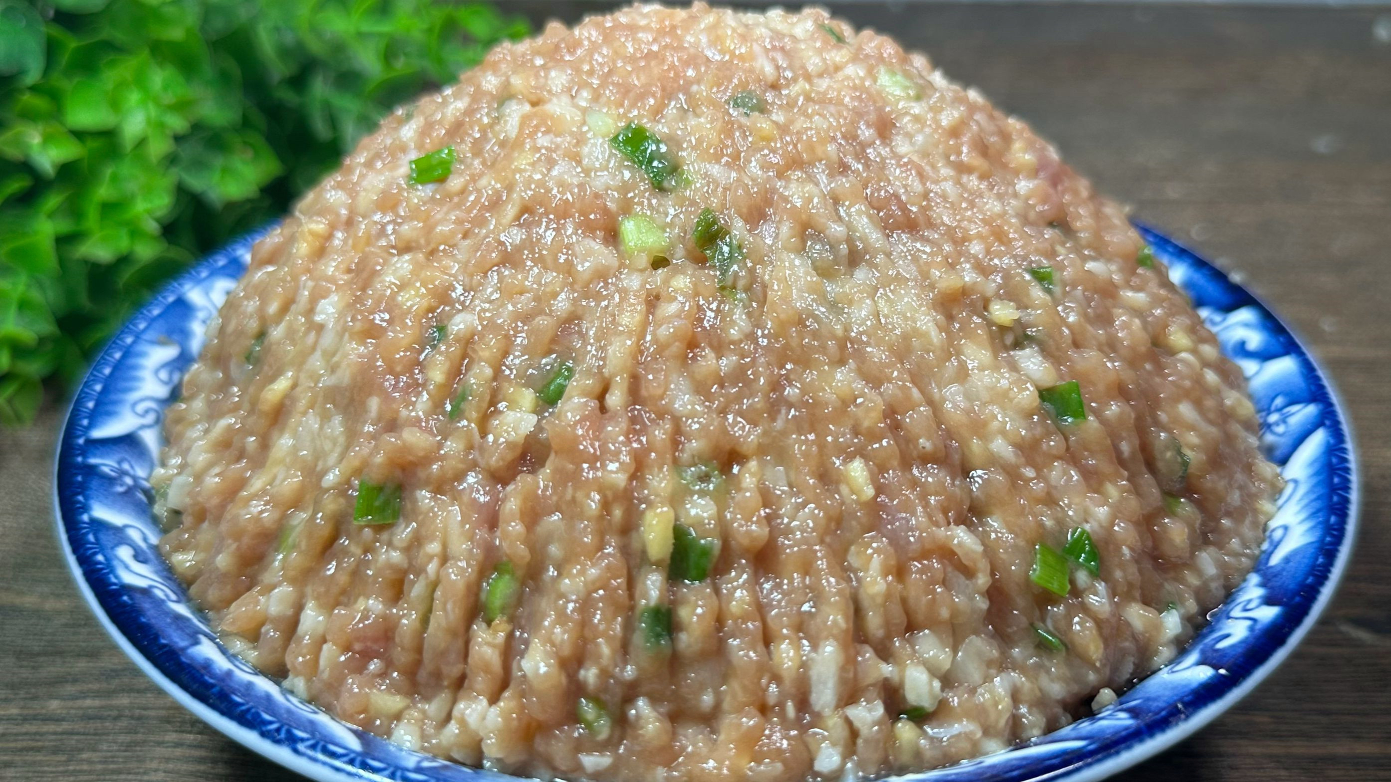 立秋后用莲藕包饺子，实在太好吃了，教你调馅方法，一口一个真香